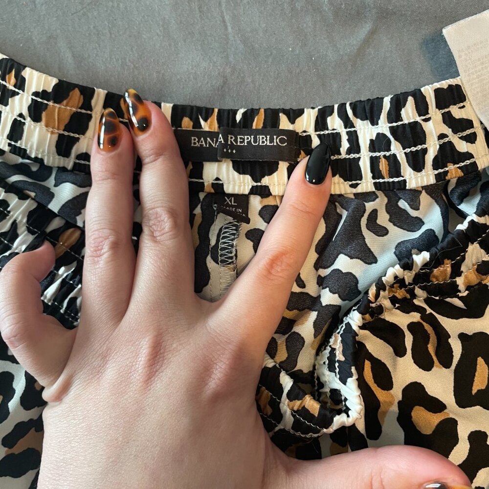 Banana Republic Women's Sleep Shorts Leopard Print - Picture 2 of 4